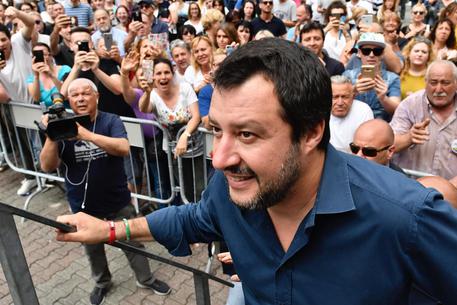 Salvini: uno qualunque estratto a sorte farebbe meglio di Raggi