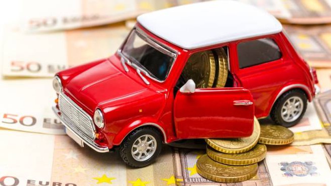 Rc auto, arriva lo sconto ’famiglia’: risparmio fino a 1000 euro
