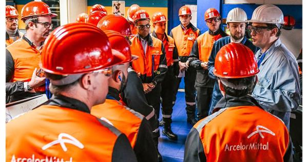 Arcelor Mittal sfida Governo, Sindacati e lavoratori. Piano industriale con 4700 esuberi
