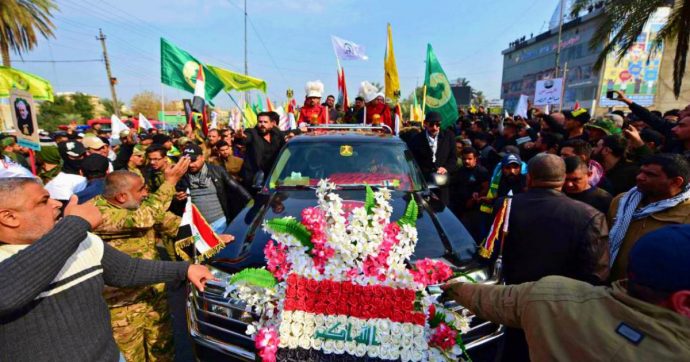 In migliaia ai funerali del generale iraniano Soleimani