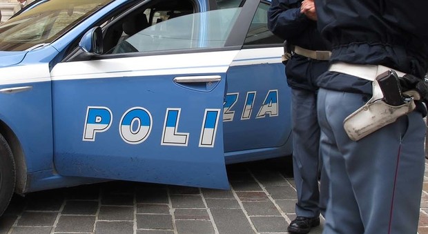 Civitavecchia, uccide la madre a coltellate e poi chiama la Polizia