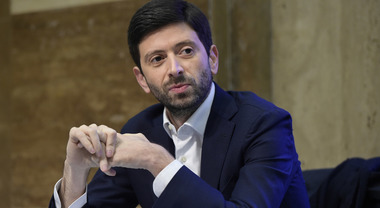 Virus cinese, Speranza: riunita una task force al Ministero della Salute
