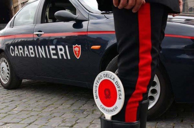 Fermato e nella sua auto recuperate dosi di cocaina, arrestato