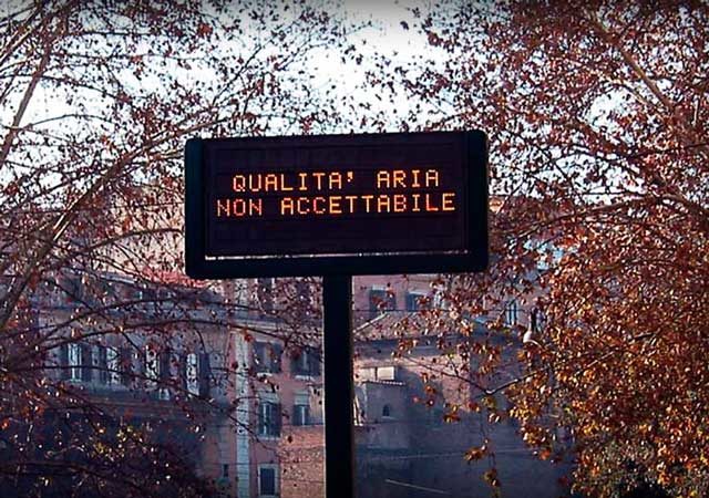 Roma, smog: da oggi al 27 gennaio stop ai veicoli più inquinanti