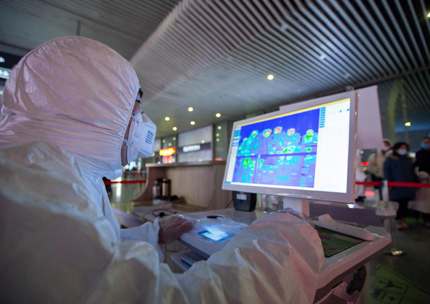 Coronavirus: registrato un contagio negli Emirati Arabi