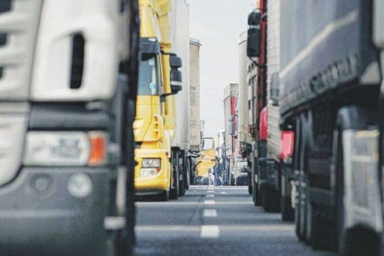 Nel 2019 traffico delle merci in frenata, lieve la crescita per quallo passeggeri. I numeri dell’osservatorio Confcommercio-Conftrasporto