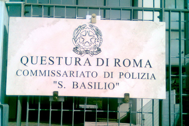 San Basilio, super-blitz e decine di arresti della Polizia di Stato