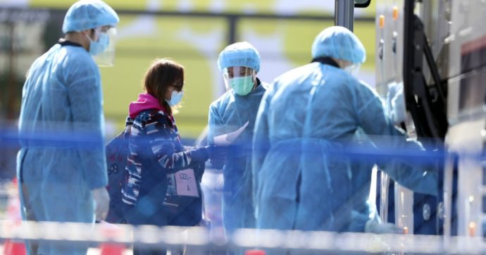 Corona Virus, le vittime nel mondo sono oltre 2300 e quasi 80mila i contagiati