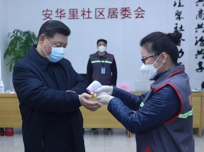 Xi Jimping rompe gli indugi e ammette: “E’ la più grande emergenza sanitaria mai vissuta dalla Cina”