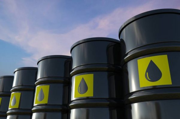 Petrolio, prezzi ai minimi