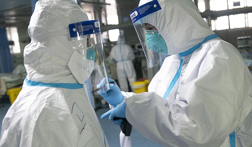 Zona rossa lombarda, l’Ordine dei medici denuncia l’abbandono dei camici bianchi di base