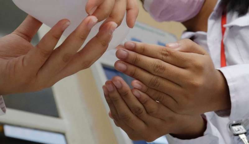 Contagiati, in Italia sono 821. Altre tre vittime tra gli anziani