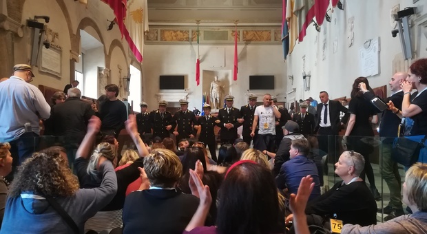Effetto Covid 19, Assemblea Capitolina a porte chiuse