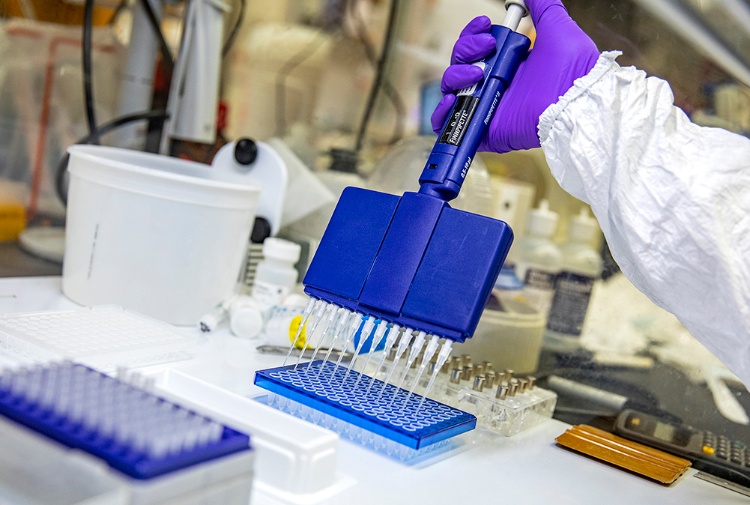 Contro il Coronavirus autorizzati farmaci contro Aids e anti-malarici