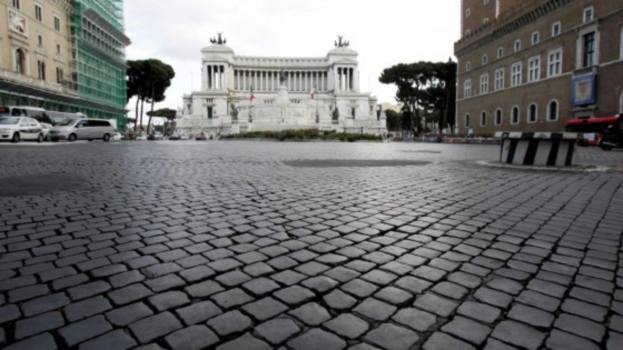 Al via a Piazza Venezia la risistemazione dei Sanpietrini. L’annuncio della Sindaca Raggi