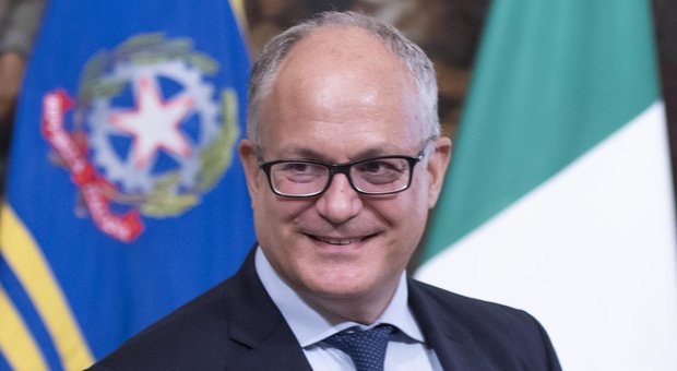 Gualtieri (Economia) e i numeri di Confindustria: “Realistico un calo del Pil del 6%”