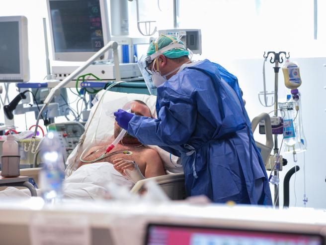 L’età media dei contagiati nel Lazio è 56 anni, e il 36% è a Roma