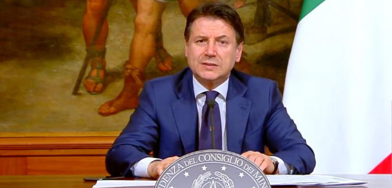 Covid-19, Conte annuncia la proroga delle misure restrittive. “Decisione difficile ma necessaria di cui mi assumo tutte le responsabilità politiche”.