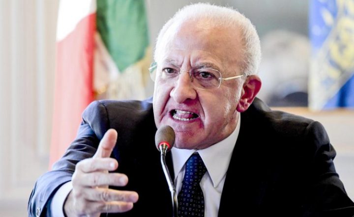 Il sarcastico. Governatore di Campania contro la ’tamponite’