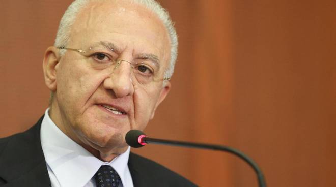 De Luca (Campania): “Se si faranno corse in avanti, pronti a chiudere i nostri confini”