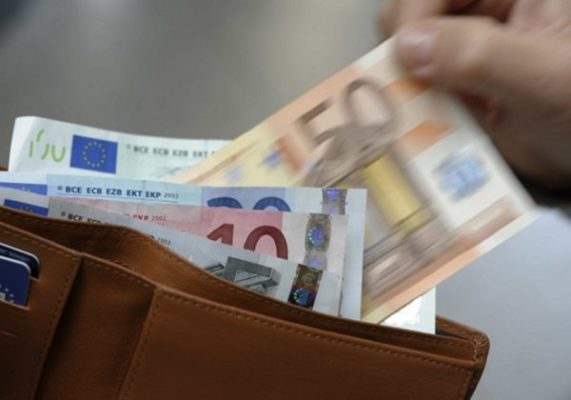 Covid 19, apre un buco sui risparmi delle famiglie