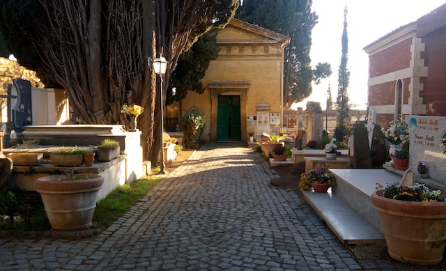 Il vicepresidente del Consiglio regionale Cangemi chiede la riapertura dei cimiteri nel Lazio