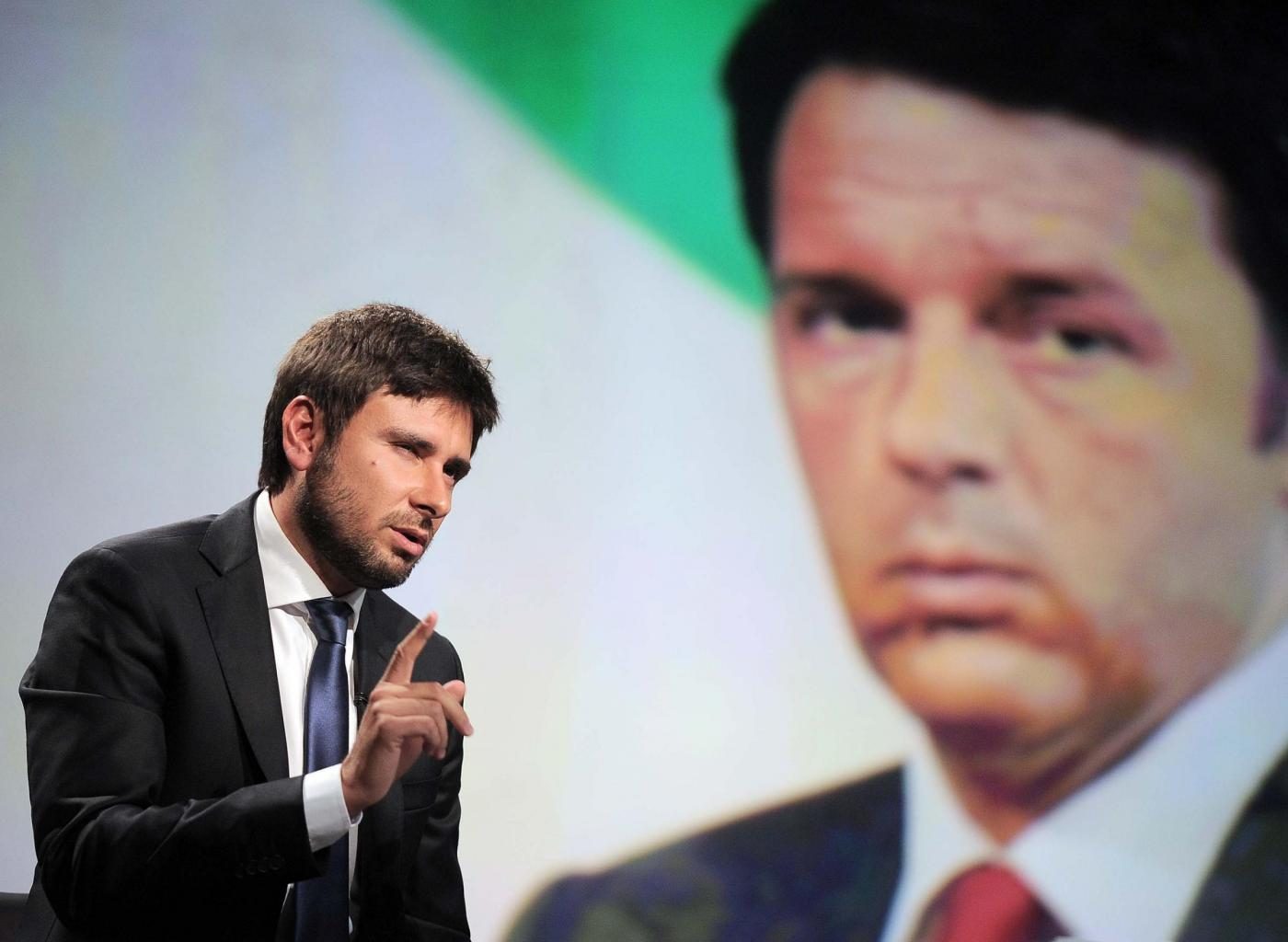 Torna a sorpresa Di Battista e se la prende con Matteo Renzi: “Va disinnescato”