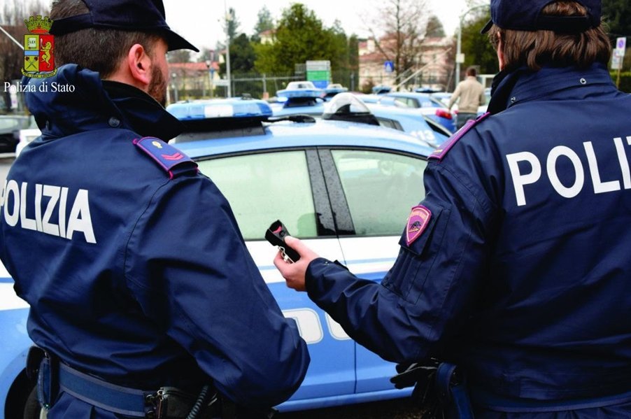 Tenta di abusare di una donna 60enne: 33enne finisce in manette