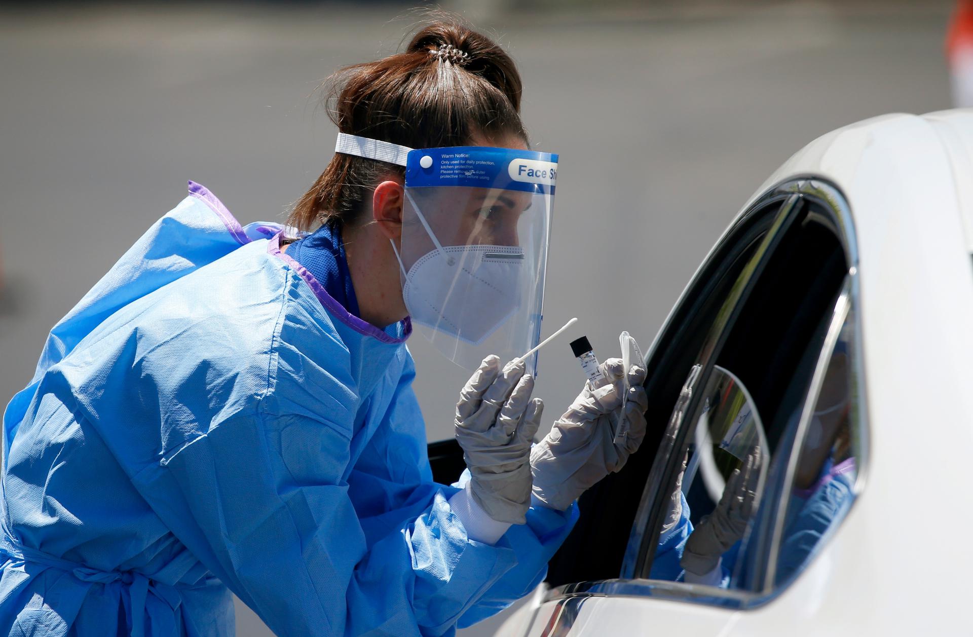 L’Assessore alla Sanità D’Amato al drive-in della Asl Rm1