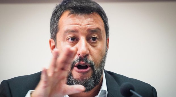 Salvini non si fida dei giudici, messaggio su Facebook e una lettera al Capo dello Stato
