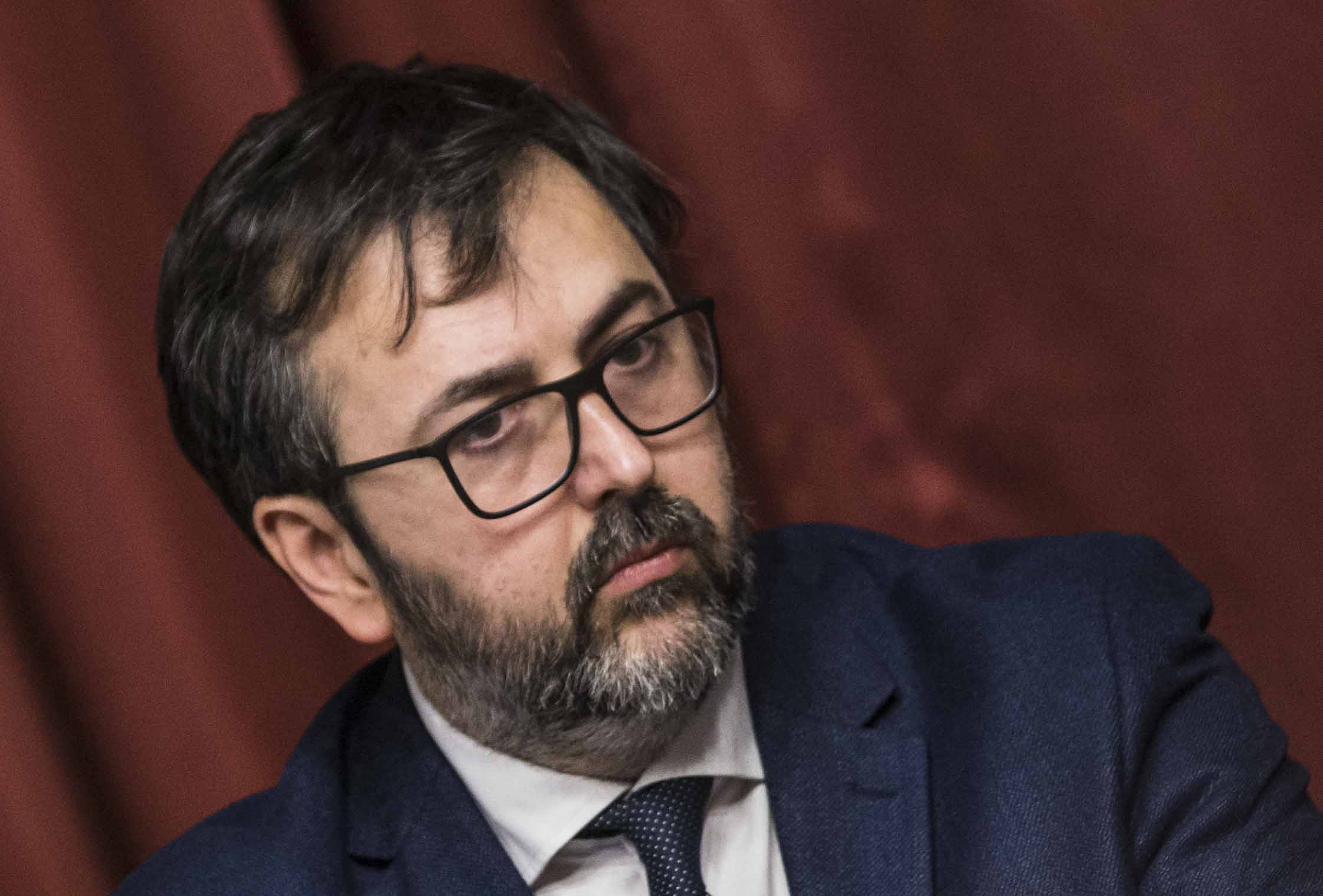 De Priamo (DfI) contro la Raggi: