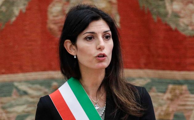 Roma, Raggi rilancia campagna social contro svuotacantine