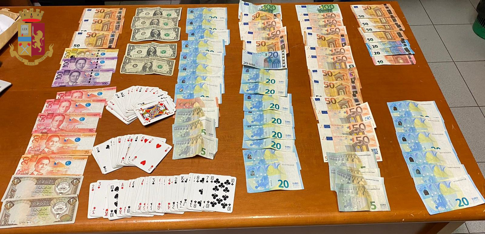 Gioco d’azzardo, blitz della Polizia di Stato. Denunce
