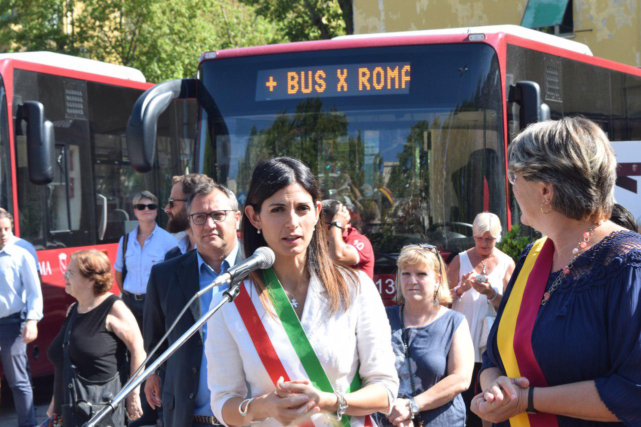 Acilia, la Raggi nel quartiere del X Municipio
