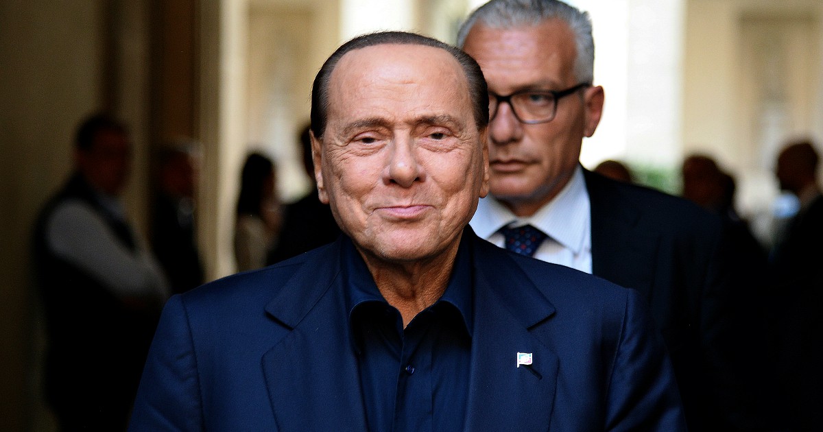 Berlusconi difende Fontana: