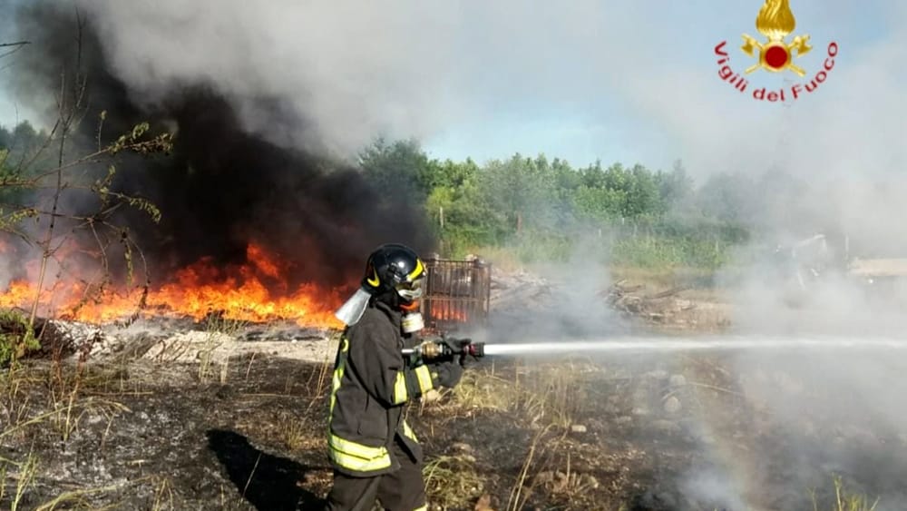 Pochi Vigili del Fuoco e tanti incendi, la denuncia di Assotutela
