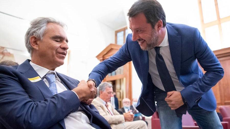 Covid-19, Bocelli finisce nel tritacarne dei social. Lui: “Frainteso”