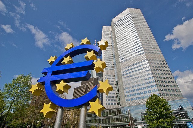 Bce alle banche: “Stop dividendi per tutto il 2020”