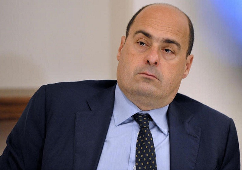 Zingaretti contro Salvini senza nominarlo : “Scellerati che per farsi pubblicità si tolgono la mascherina”