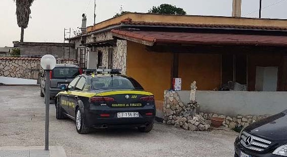 Colletti bianchi della Camorra scoperti dalle Fiamme Gialle a Milano. Riciclavano il denaro dei clan