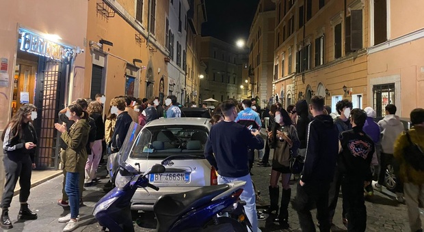 Movida sempre più violenta, arresti e controlli nella notte