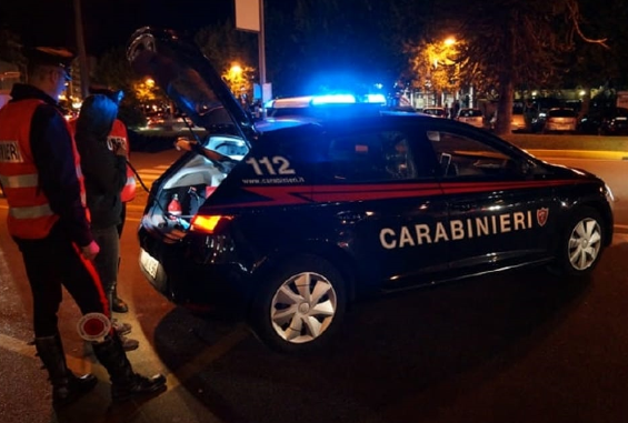 Giovane senegalese accoltellato a Roma. Indagano i Carabinieri