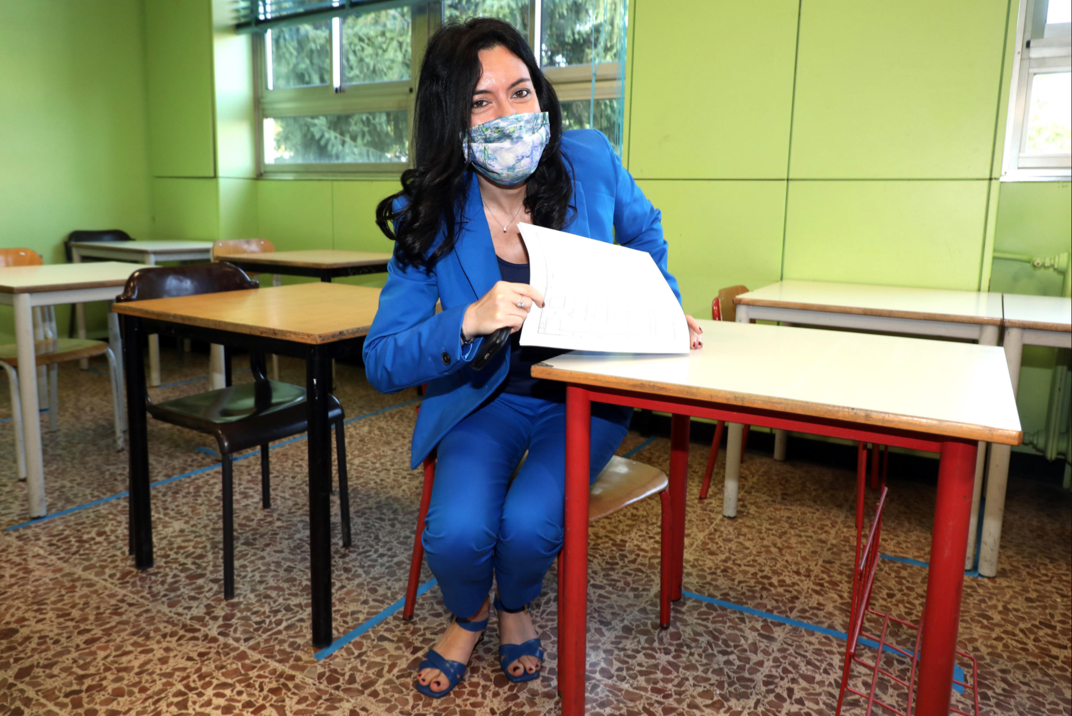 Azzolina: i nuovi banchi saranno nelle scuole già a settembre