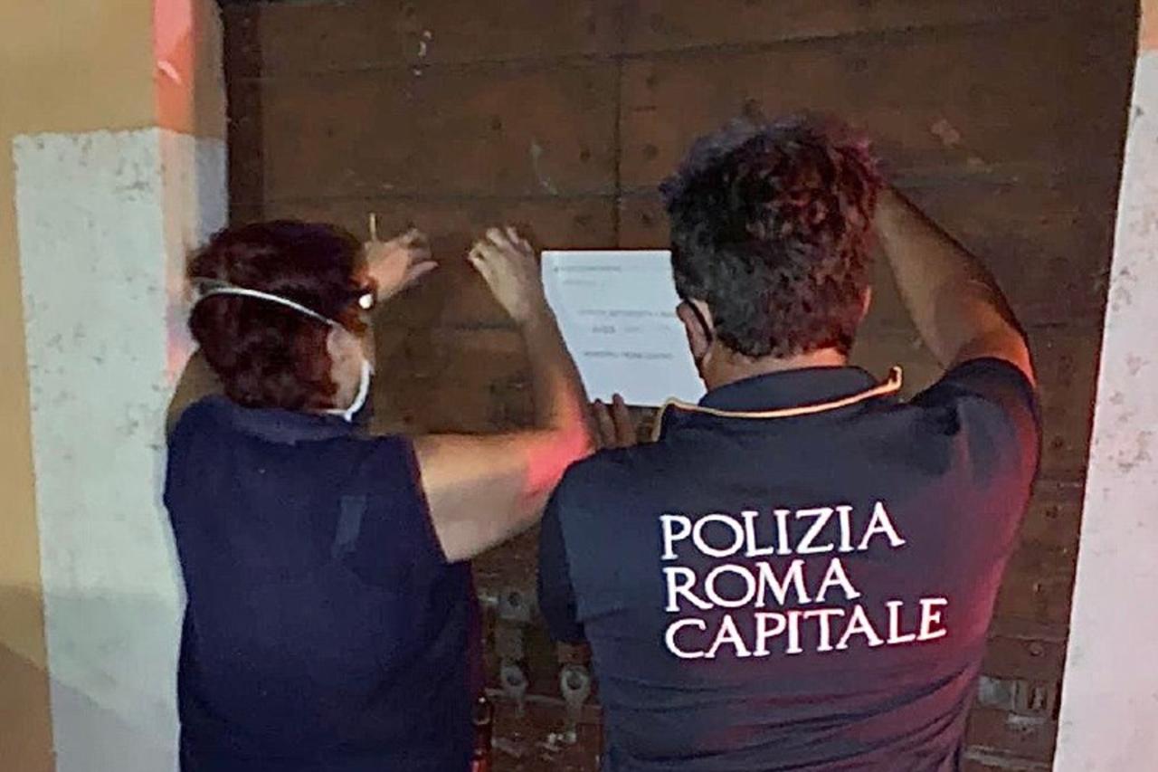 Testaccio, chiuso per assembramenti un locale a luci rosse, decine din sanzioni amministrative ad esercizi commerciali