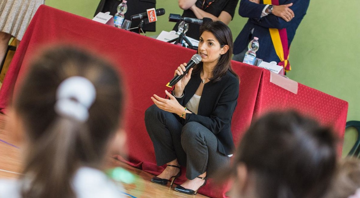 Raggi incontra studenti abbonati con le agevolazioni per il trasporto pubblico di Atac