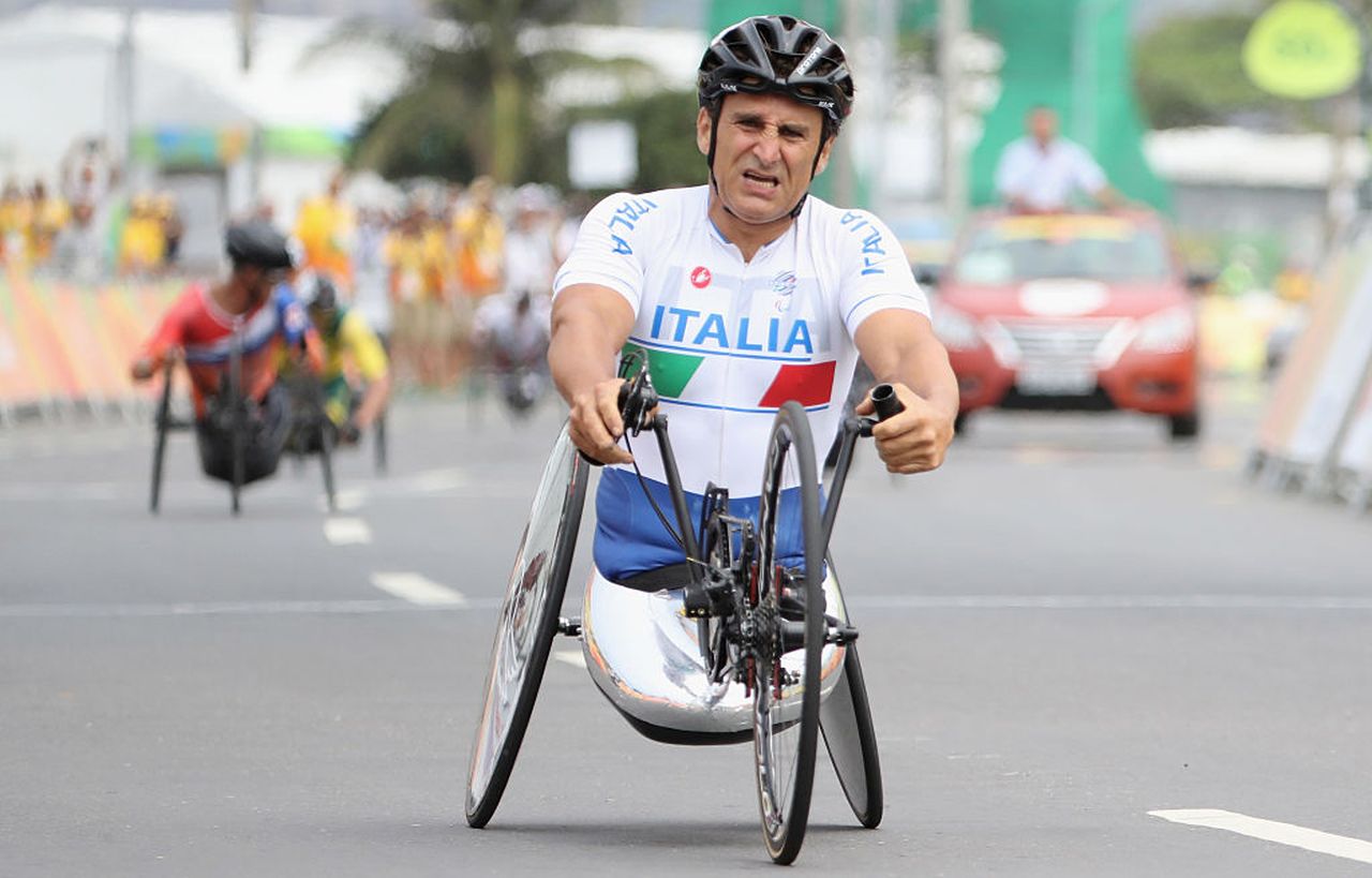 Progressi significativi per Alex Zanardi, presto un nuovo intervento chirurgico