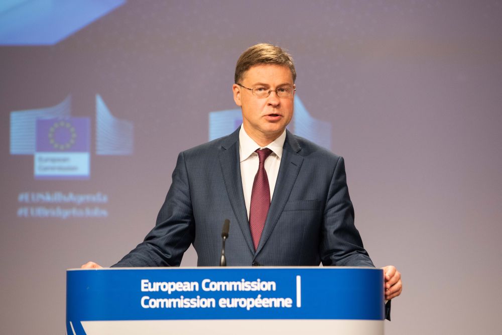 Dombrovskis: “Se non basteranno i 750 miliardi del Recovery Fund, l’Europa pronta a reagire con nuove proposte”