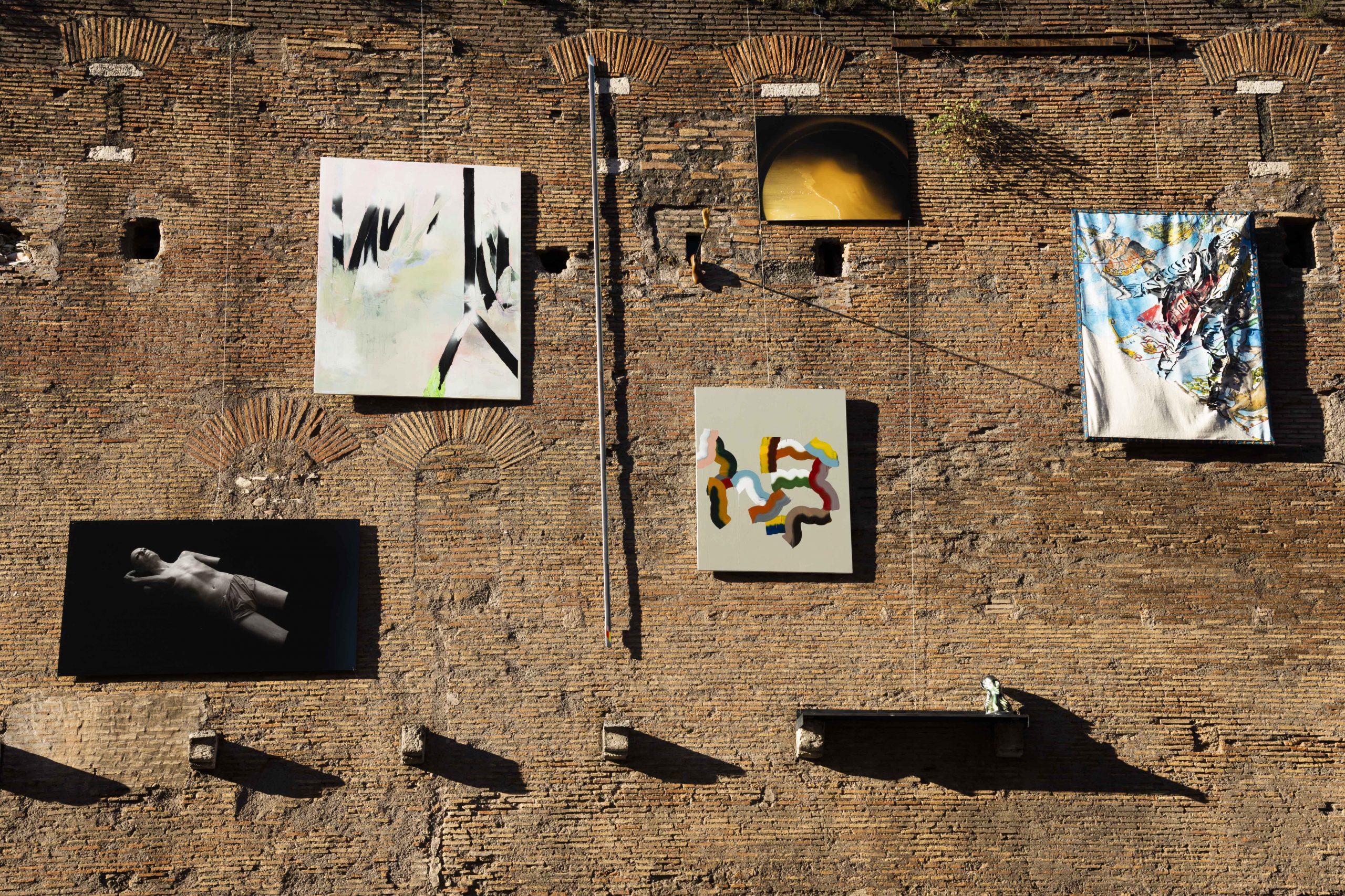 “Insieme”, una mostra sulle Mura Aureliane in via di Porta Labicana