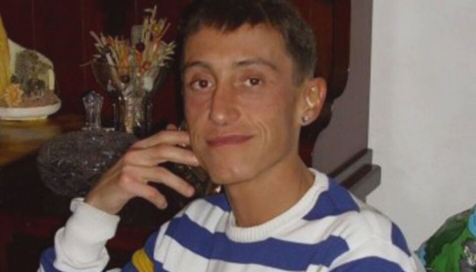 Un albero per ricordare Stefano Cucchi piantato davanti al Tribunale Civile di Roma