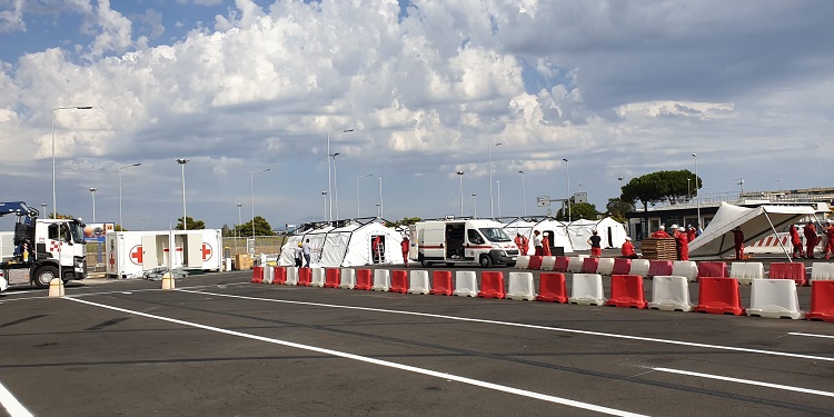 Coronavirus, attivo terzo drive al lunga sosta Fiumicino